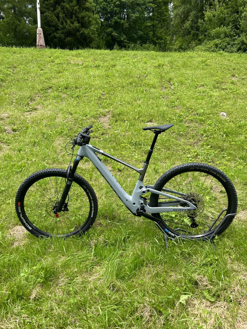 Scott Lumen eRIDE 910 – model 2025, velikost M – NOVÉ