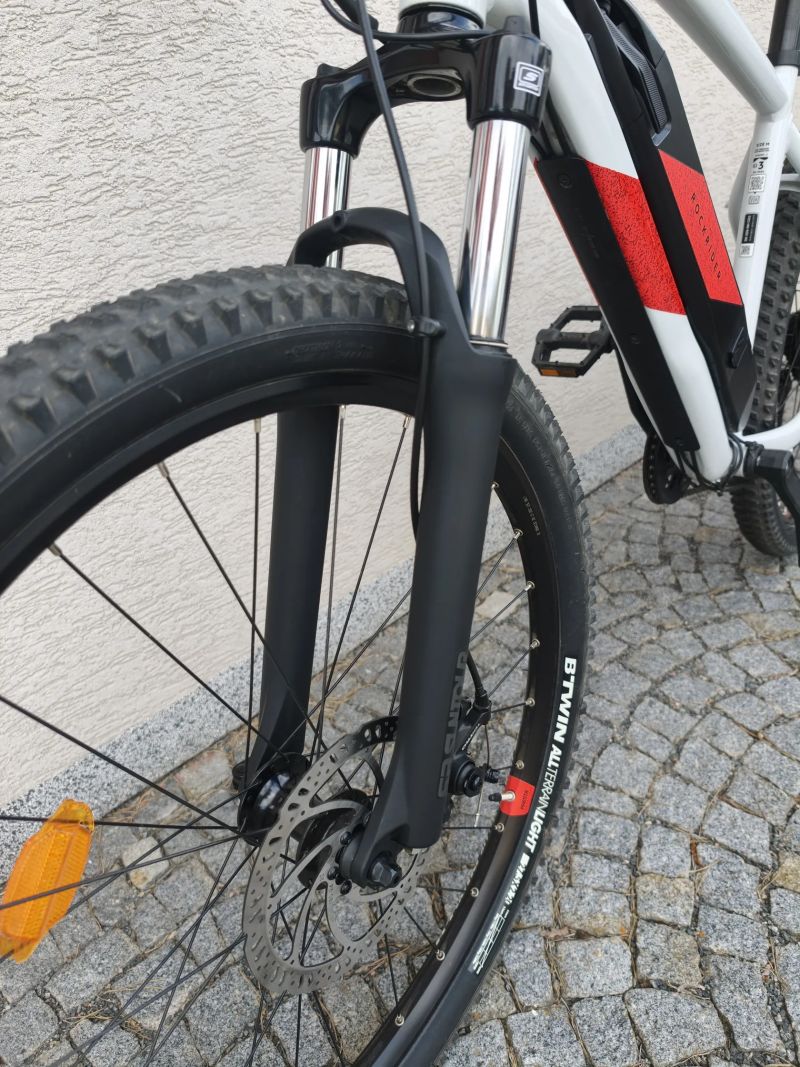 Rockrider 27,5 E-ST, vel.M v záruce