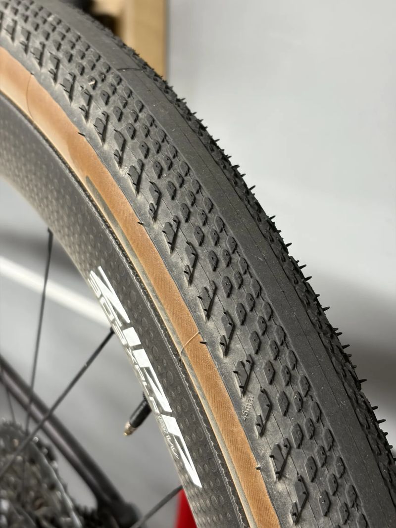 2x Specialized Pathfinder 45mm, zánovní 