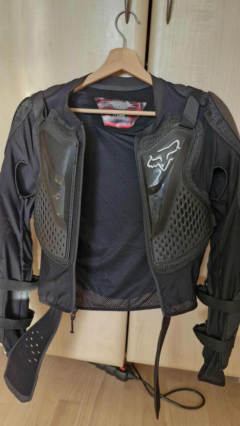 Chránič hrudi a páteře FOX TITAN SPORT černý Vel. S