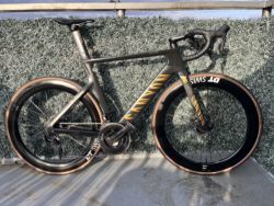 Canyon Aeroad CFR Disc Shimano Dura-Ace Di2