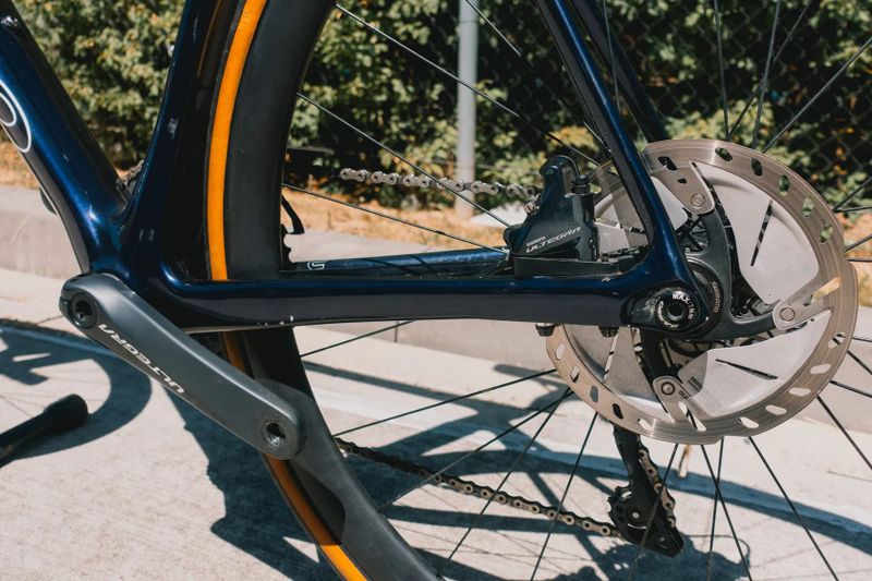 Basso Venta, Ultegra 11sp, Hollowgram 35