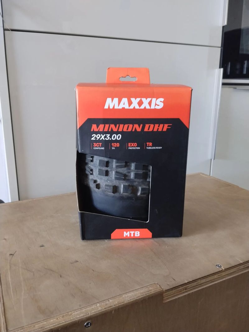 Plast Maxxis Minion DHF 29x3.00" WT EXO 3C MaxxTerra + packeta Zdarma