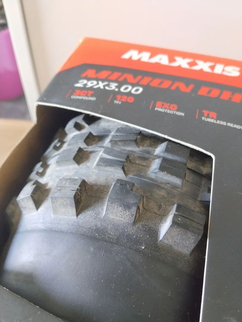 Plast Maxxis Minion DHF 29x3.00" WT EXO 3C MaxxTerra + packeta Zdarma