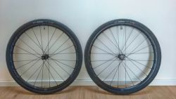 Sada gravel kol Fulcrum Rapid Red 500 28“ ; Maxxis Rambler 700X40