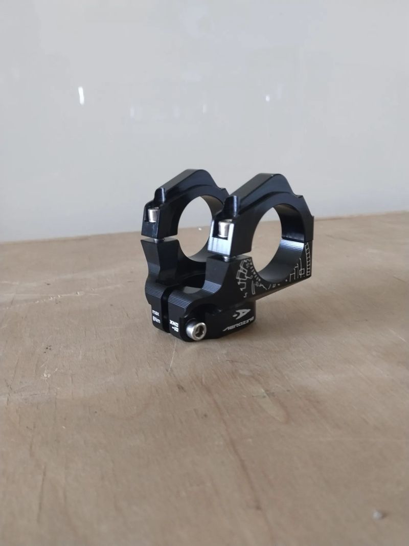 predstavec Aerozine XNC 10mm / 31,8mm + packeta Zdarma
