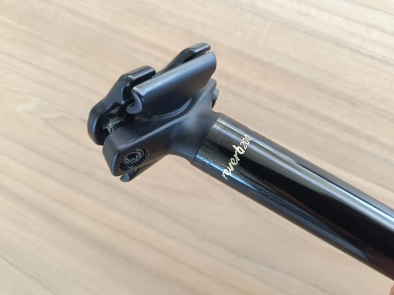 Rock Shox REVERB (zdvih 200 mm)