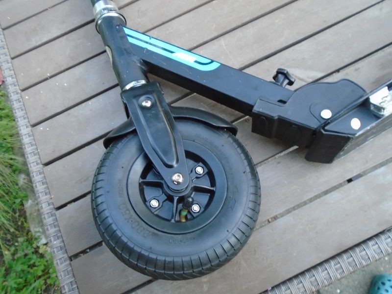 Razor A5 Air Odrážecí koloběžka černá pěkná PC: 2700 Kč