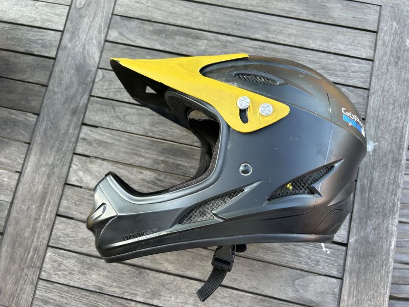 integrálka DEMON Podium MIPS vel. S 55-56cm + brýle DEMON