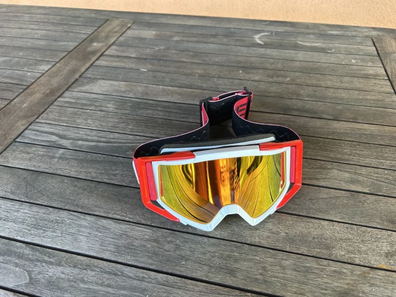 integrálka DEMON Podium MIPS vel. S 55-56cm + brýle DEMON