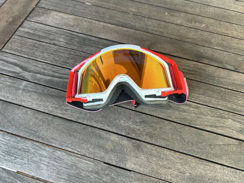 integrálka DEMON Podium MIPS vel. S 55-56cm + brýle DEMON