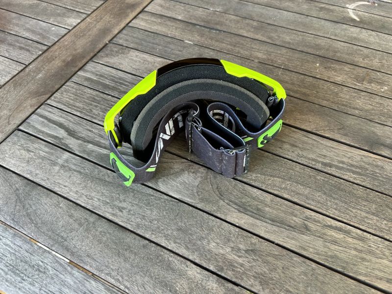 integrálka DEMON Podium MIPS vel. M 56-58cm + brýle DEMON