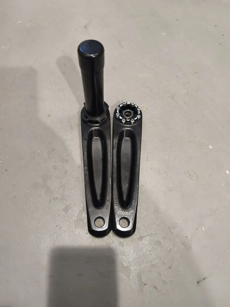 kliky Sram Rival DUB Wide s délkou 172,5 mm 