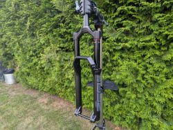 RockShox ZEB Select (model 2023+) – 170 mm (ÚPLNĚ NOVÁ)