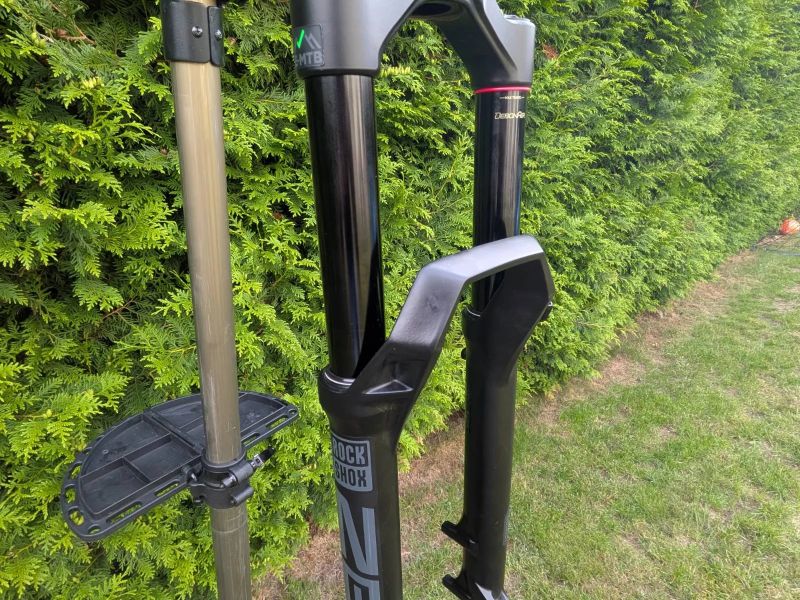 RockShox ZEB Select (model 2023+) – 170 mm (ÚPLNĚ NOVÁ)