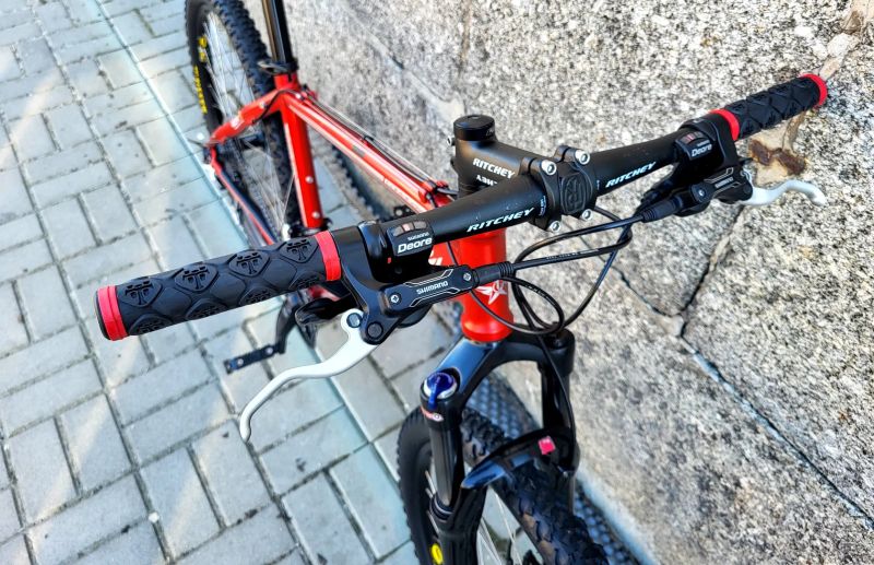 APACHE TOMAHAWK komplet DEORE+XT/SR XCR/12.3kg - vel.S 16"