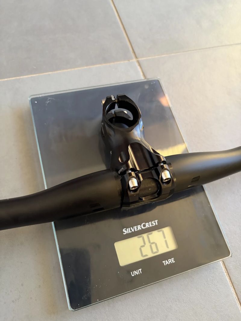 XC Carbon kokpit 