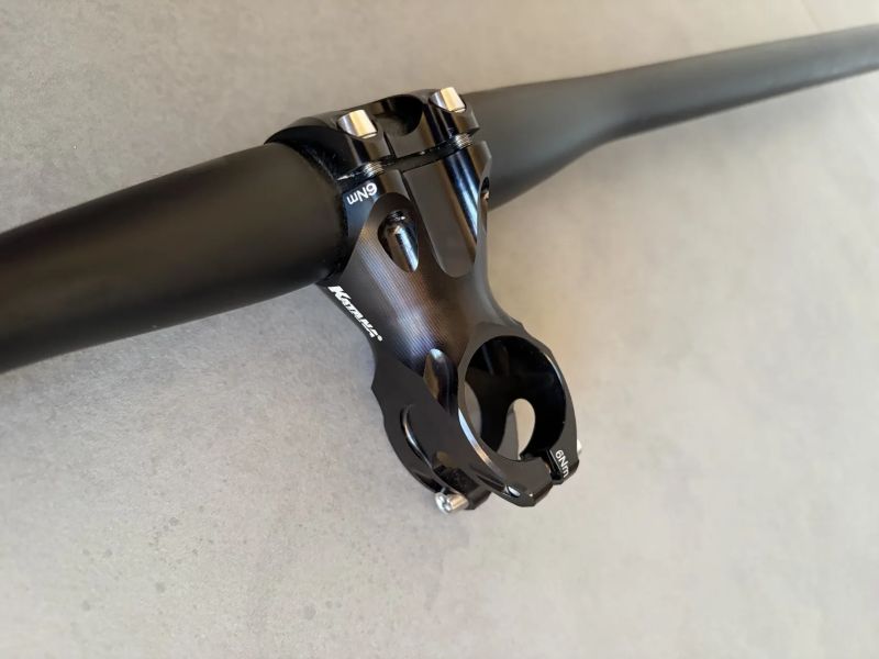 XC Carbon kokpit 