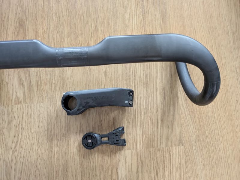 Set karbon řídítka Giant Contact SLR Aero Handlebar + představec Contact SLR Aero