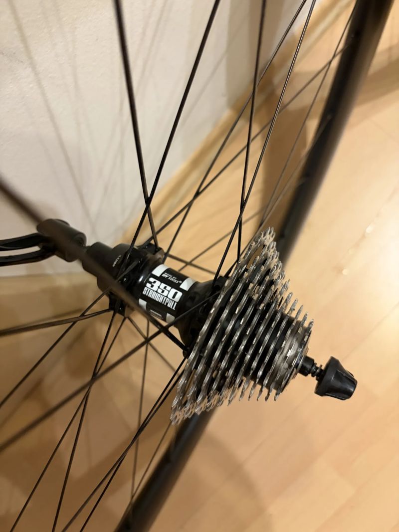 Karbonová kola DT Swiss, výška ráfku 40 mm | Shimano/SRAM 11s | NOVÉ Continental GP5000S TR