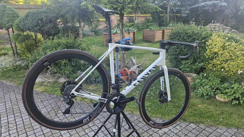 Canyon Ultimate CF SLX 9.0 Di2 Dura-Ace