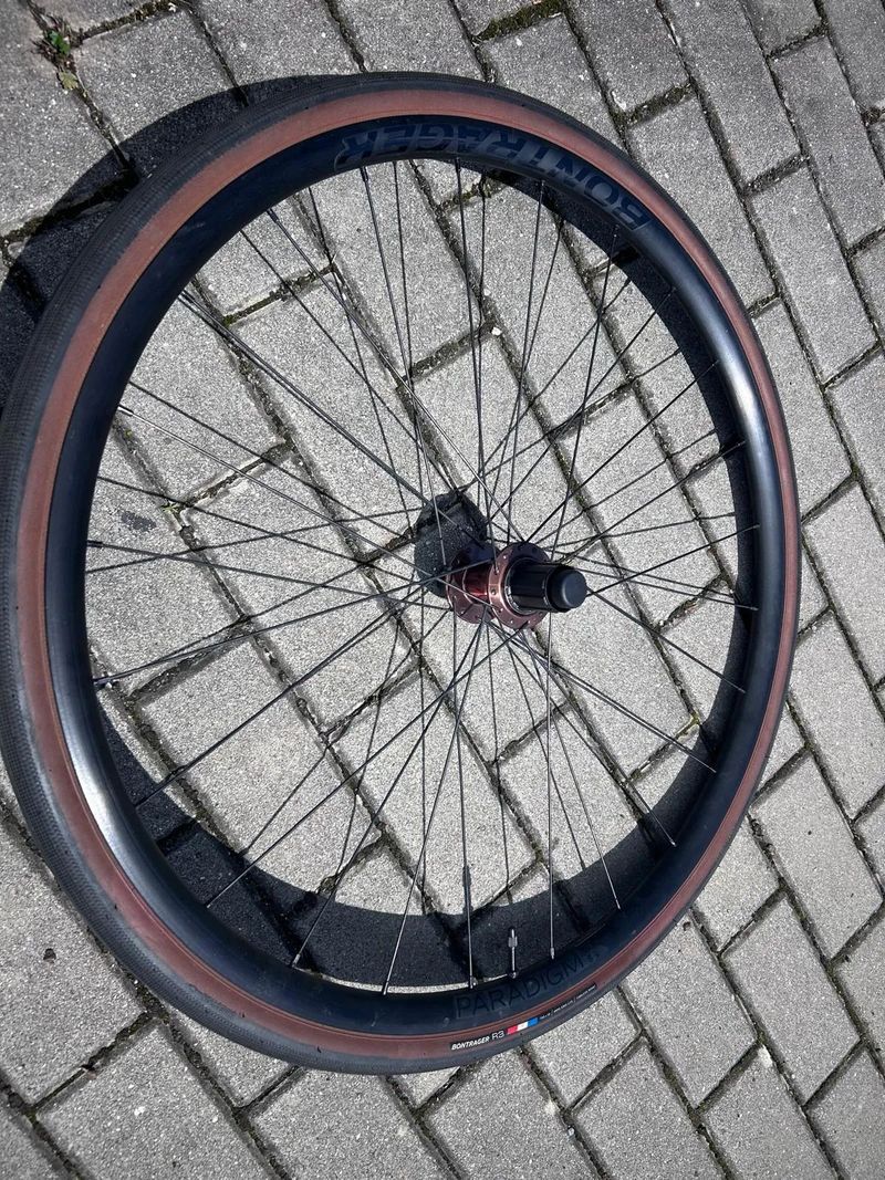 Bontrager Paradigm SL TLR 700C