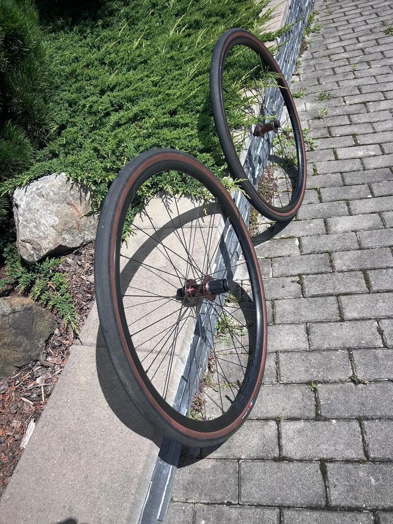 Bontrager Paradigm SL TLR 700C