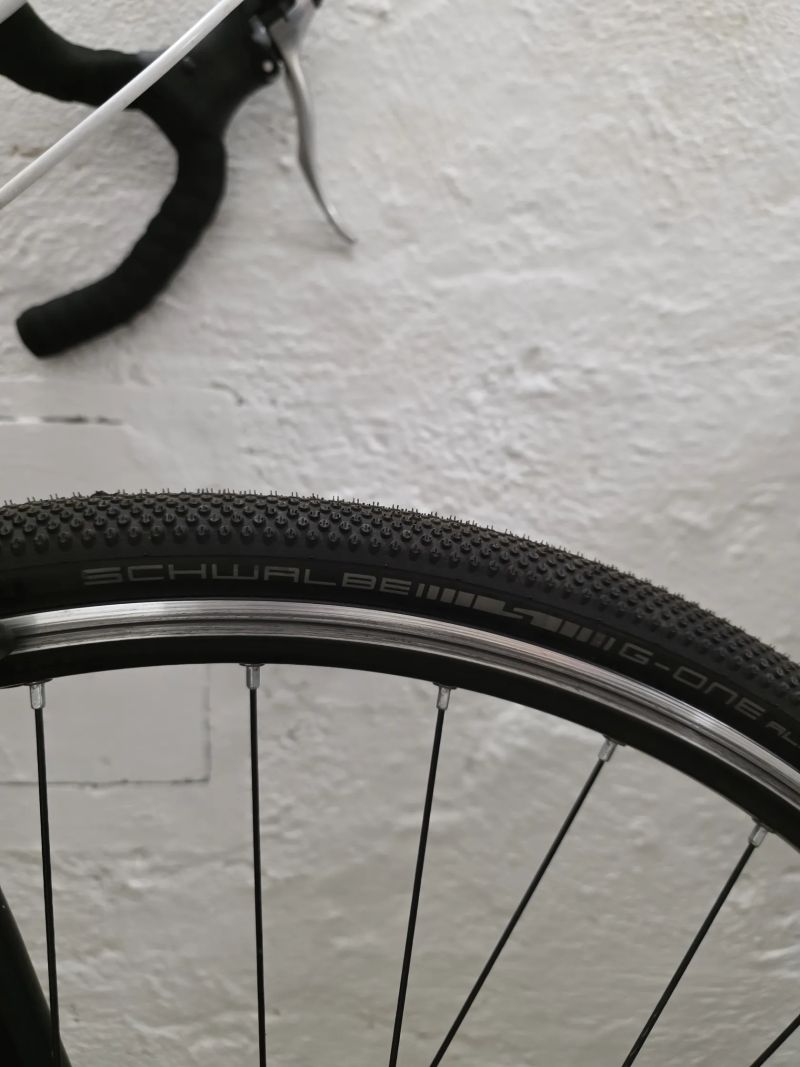 Gravel kolo velikosti M