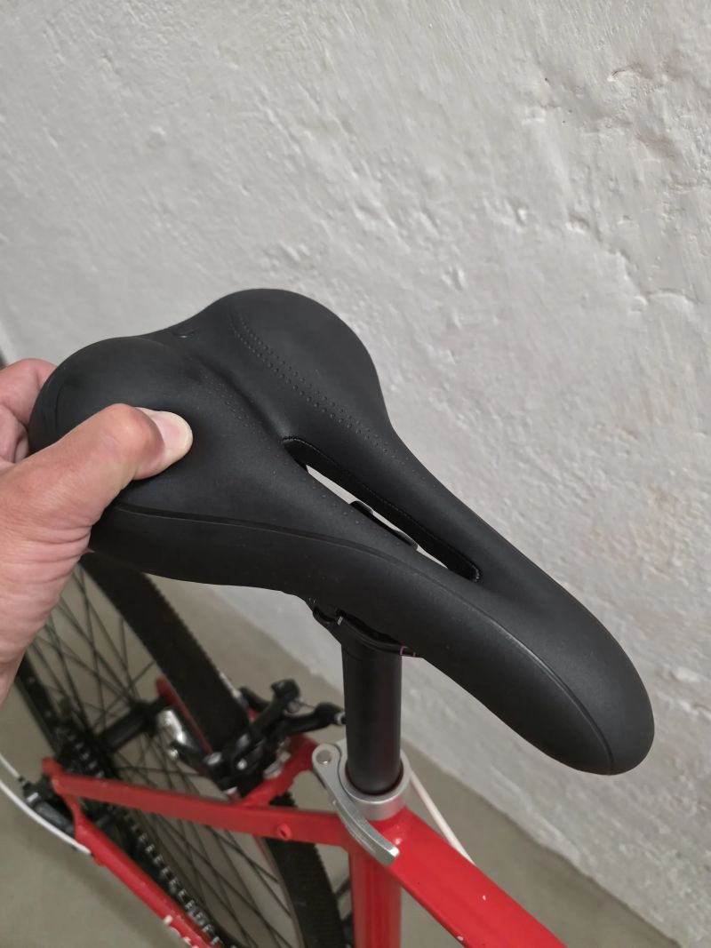 Gravel kolo velikosti M