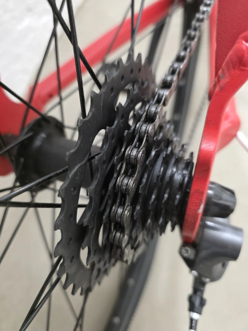 Gravel kolo velikosti M