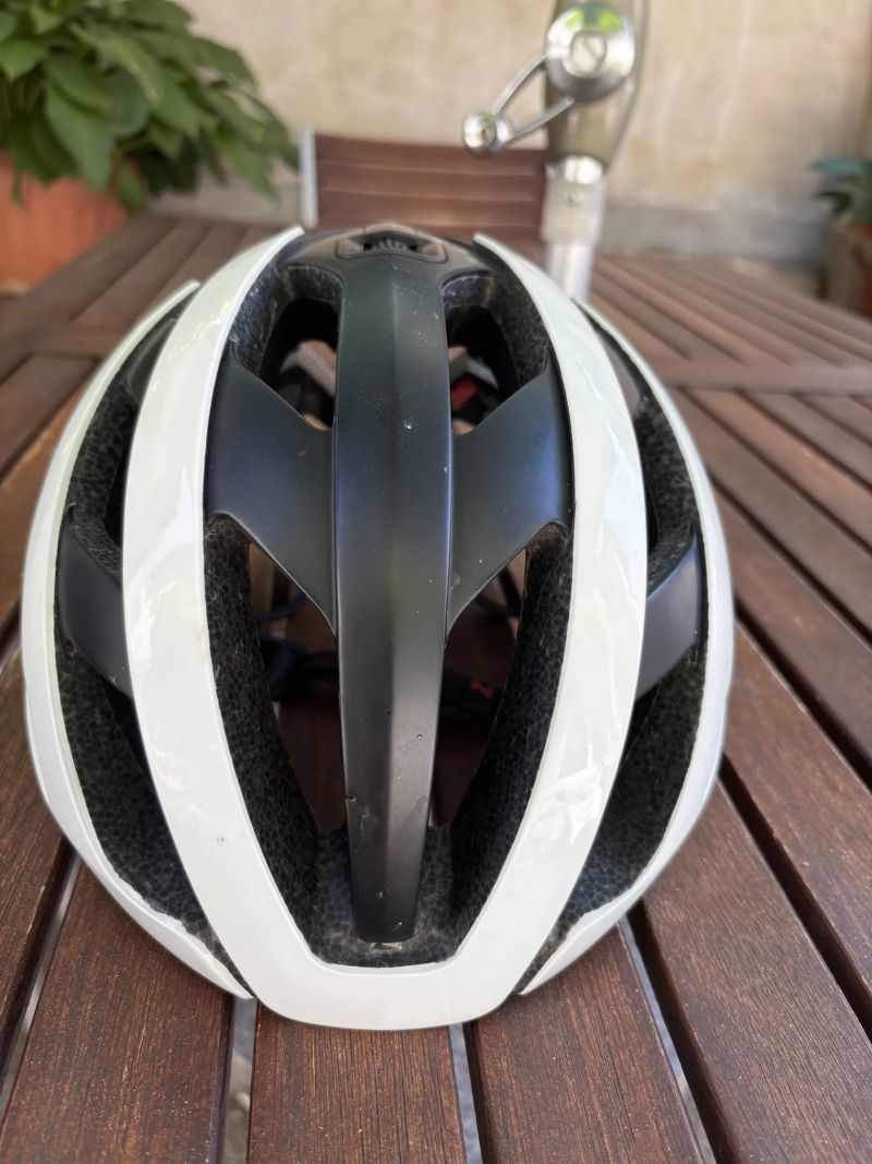 Lazer Genesis černá a bílá vel. 55-59 cm