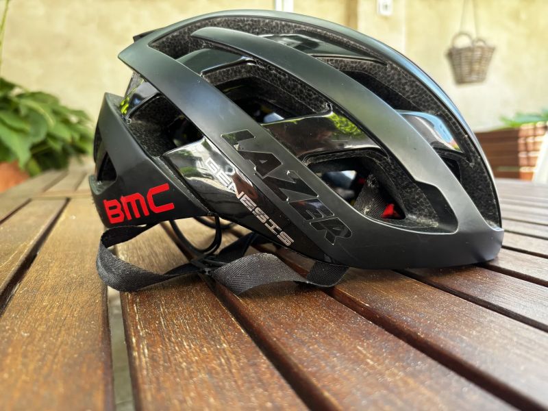Lazer Genesis černá a bílá vel. 55-59 cm
