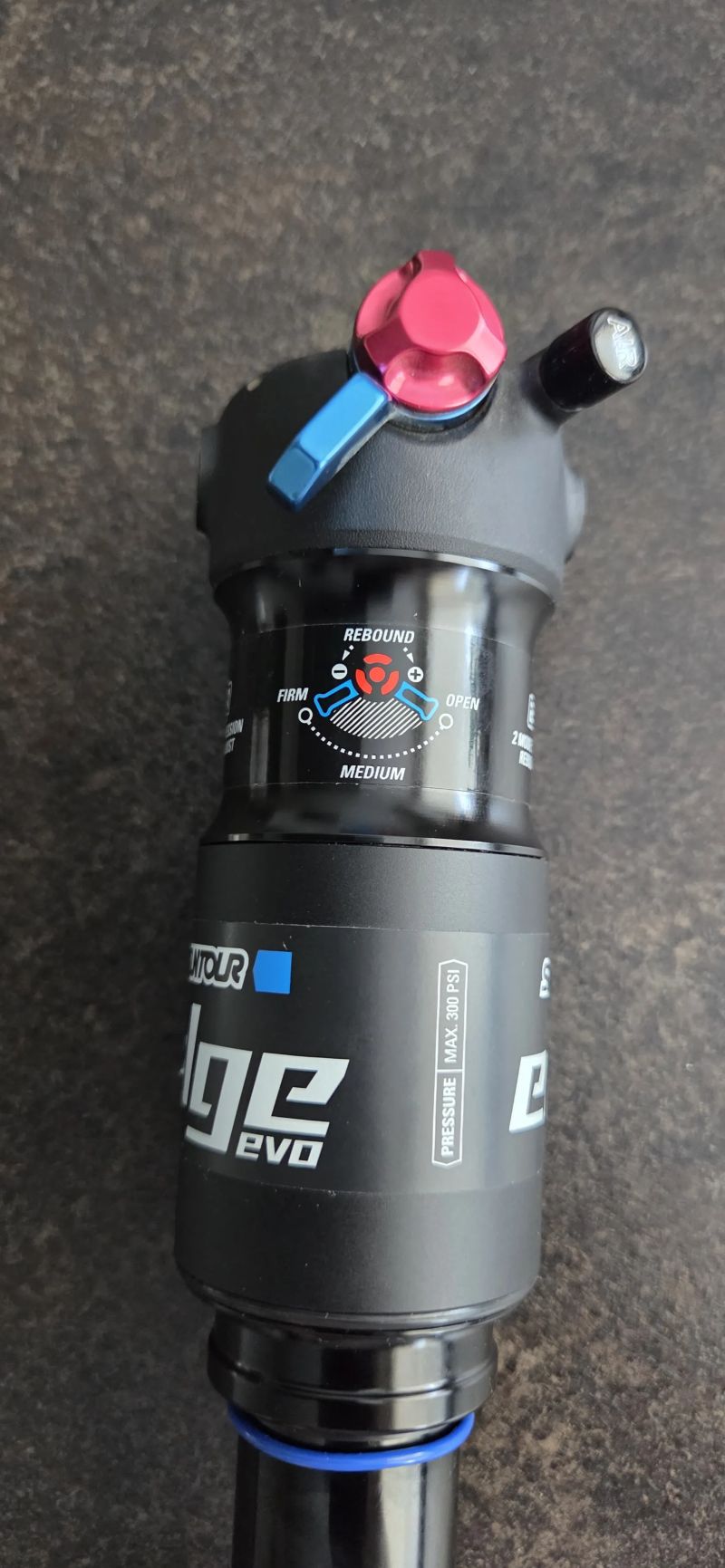 Tlumič SR Suntour Edge-Evo