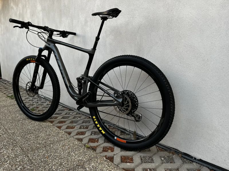 Giant Anthem Advanced Pro 29 1 (L) + Crankbrothers teleskopka