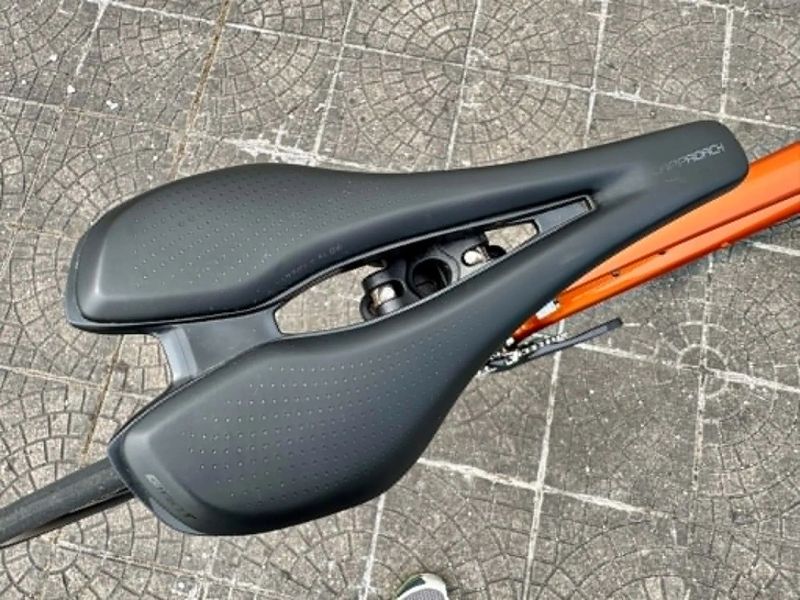 GIANT DEFY Advanced 2 2022, Amber Glow - vel. M/L
