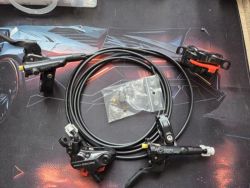 Brzdy Shimano Deore 4 pistkove