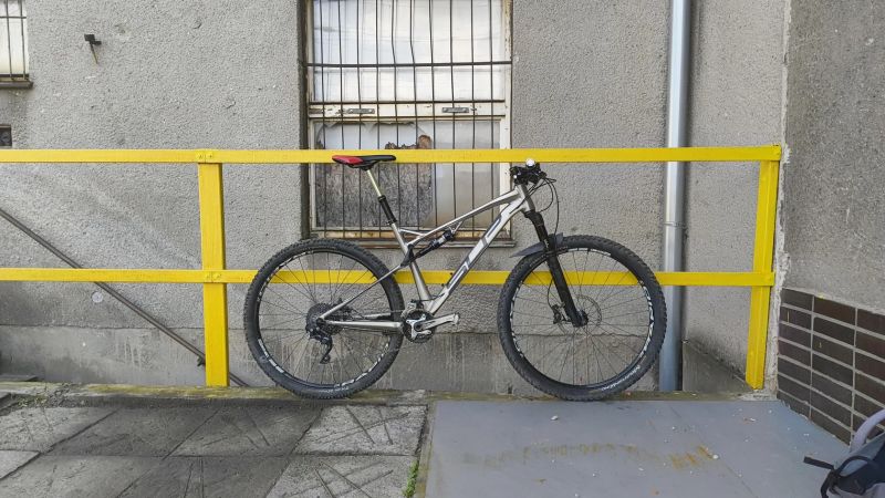 29" Superior XF939 | Shimano XT, teleskopka, bezdušový systém