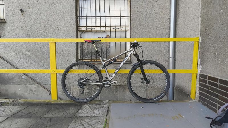 29" Superior XF939 | Shimano XT, teleskopka, bezdušový systém