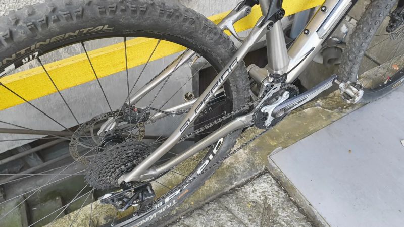 29" Superior XF939 | Shimano XT, teleskopka, bezdušový systém