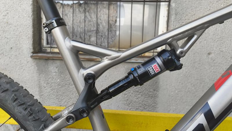 29" Superior XF939 | Shimano XT, teleskopka, bezdušový systém