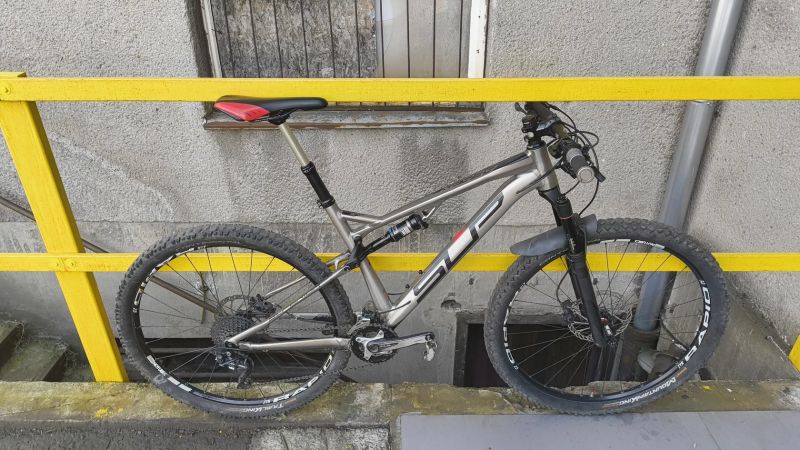 29" Superior XF939 | Shimano XT, teleskopka, bezdušový systém