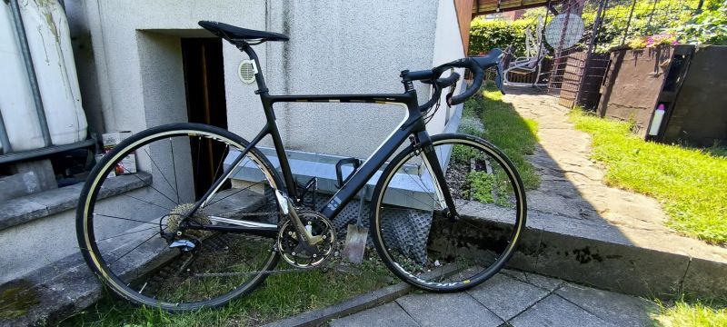 Silniční karbonové kolo 13 Bikes Intuition 