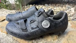 Tretry SHIMANO SH-RX600, černá 
