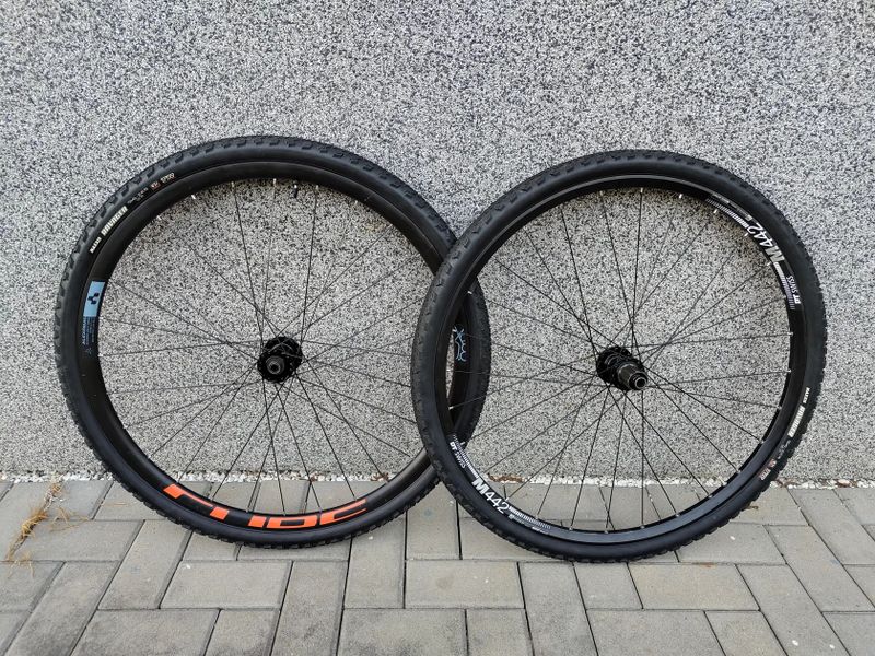 Gravel kola Cube s plášti Maxxis Ravager