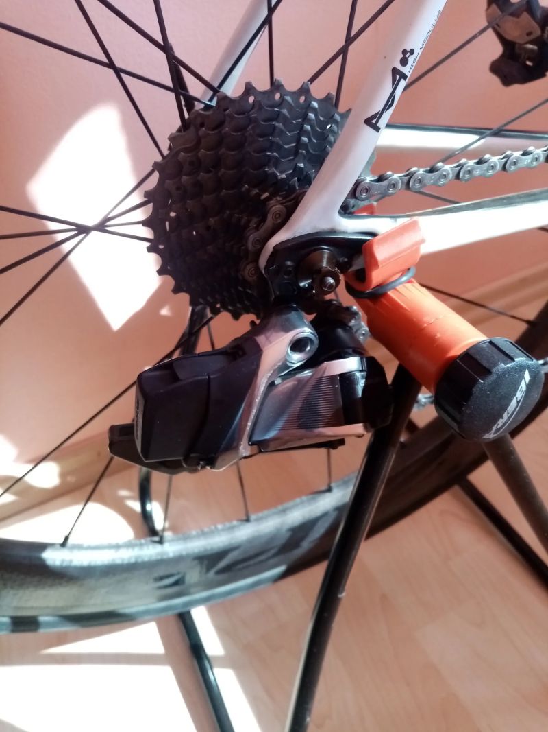 Cannondale SuperSix Evo Hi-Mod Carbon, Sram Red eTap. vel. M (170-180cm), jen 6.1 kg SLEVA. 