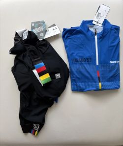 Prodám nové nevybalené komplety Santini - kraťase + dresy 