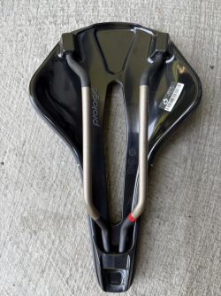 Prologo Nago R4 Pas AGX 137mm Tirox Slide control