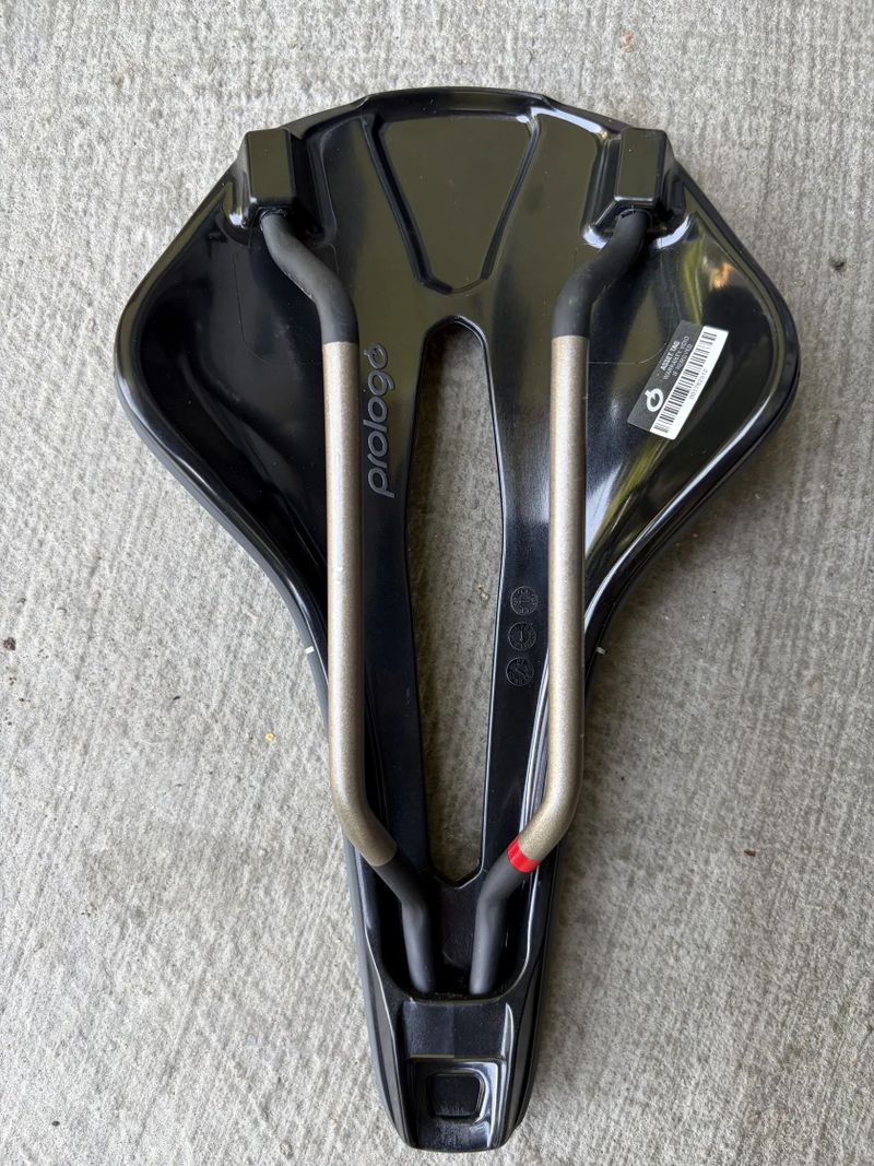 Prologo Nago R4 Pas AGX 137mm Tirox Slide control