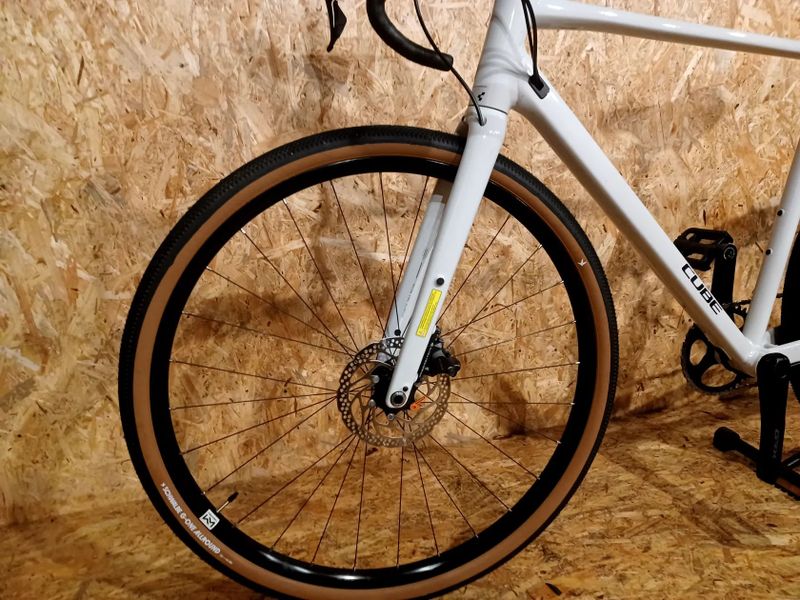 Gravel kolo NUROAD EX 2026 28 cotton´n´grey, velikost rámu M