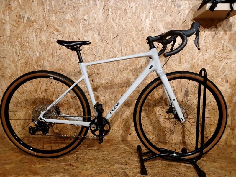 Gravel kolo NUROAD EX 2026 28 cotton´n´grey, velikost rámu M